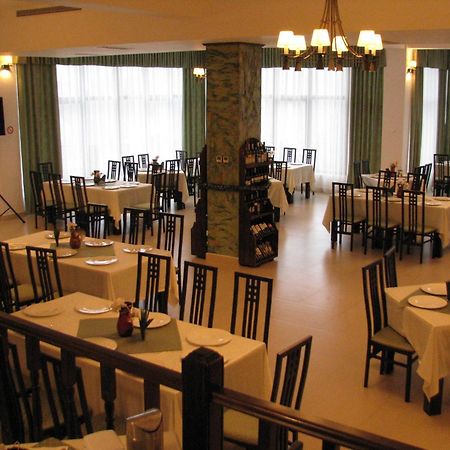 Hotel Orizont Calimanesti Ngoại thất bức ảnh