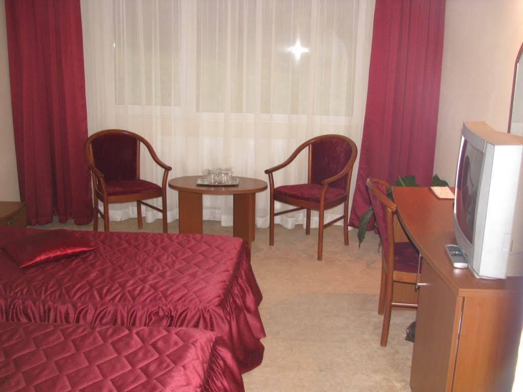 Hotel Orizont Calimanesti Ngoại thất bức ảnh