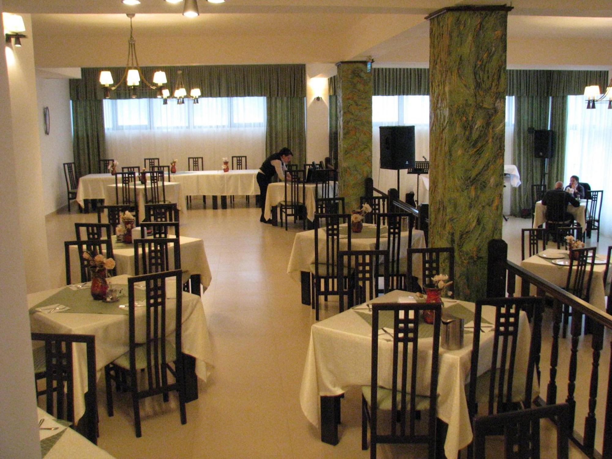 Hotel Orizont Calimanesti Ngoại thất bức ảnh