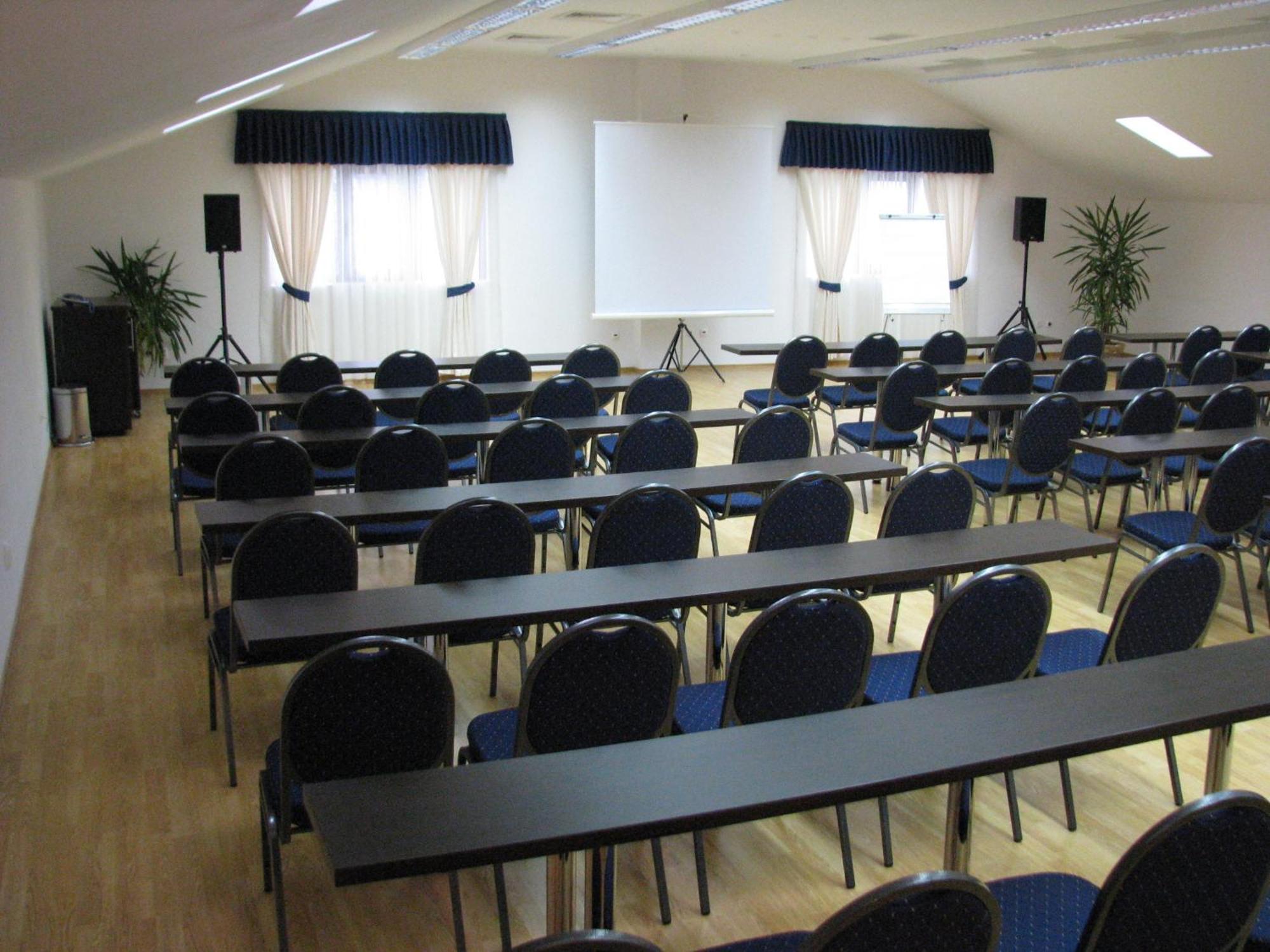 Hotel Orizont Calimanesti Ngoại thất bức ảnh