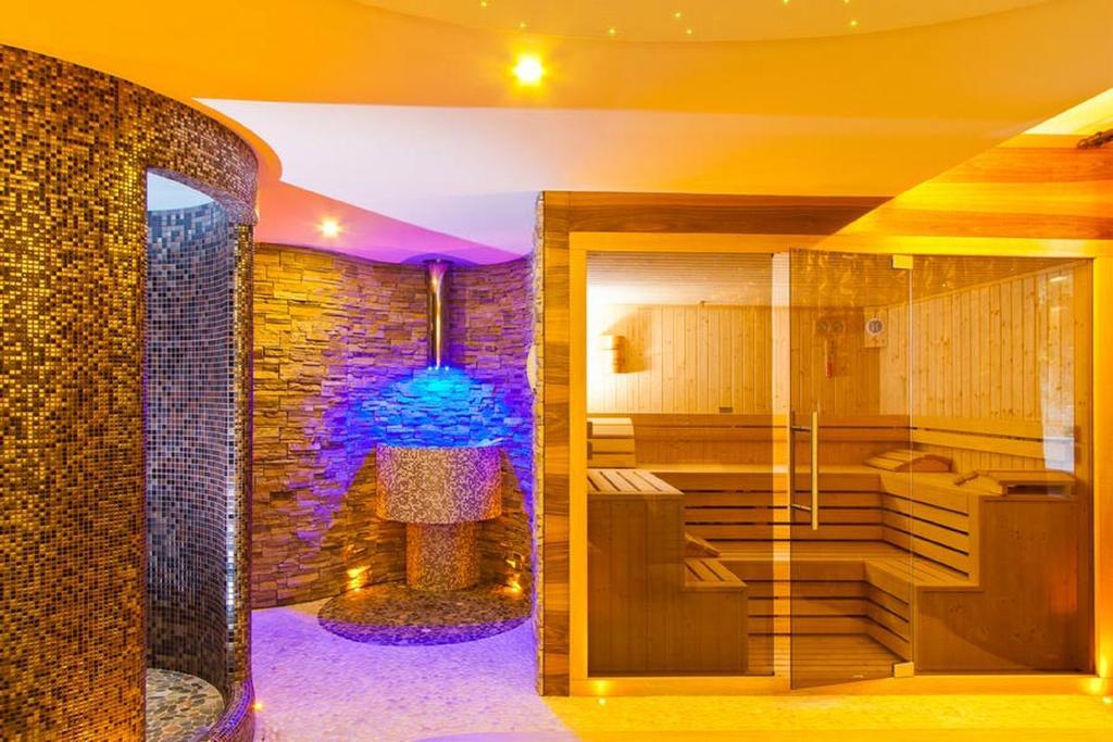 Hotel Orizont Calimanesti Ngoại thất bức ảnh