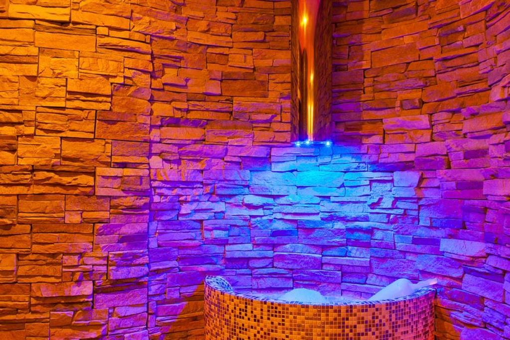 Hotel Orizont Calimanesti Ngoại thất bức ảnh