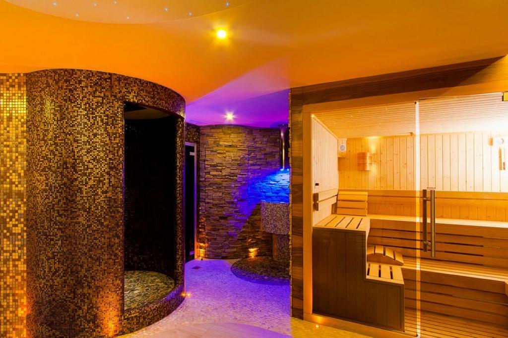 Hotel Orizont Calimanesti Ngoại thất bức ảnh
