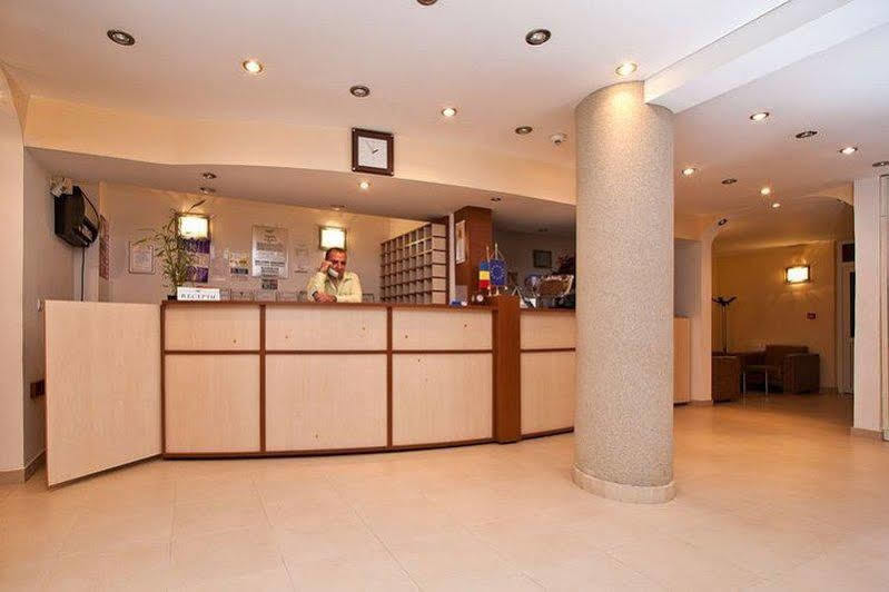 Hotel Orizont Calimanesti Ngoại thất bức ảnh