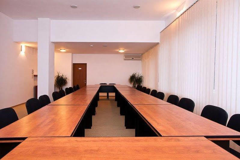 Hotel Orizont Calimanesti Ngoại thất bức ảnh